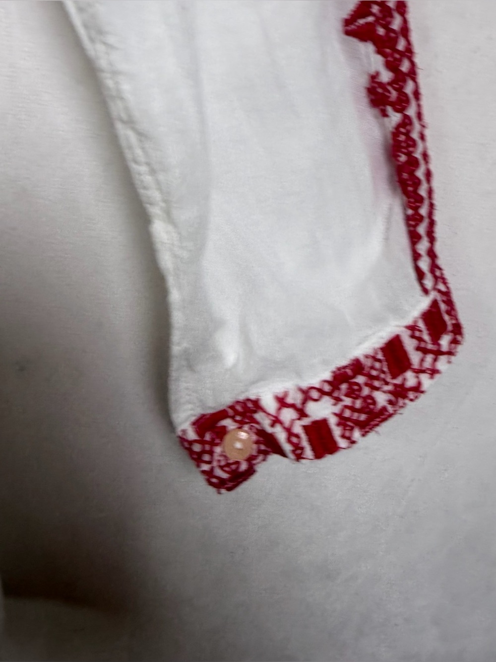 Johnny Was Workshop Women M White Red EmbroideryTunic Boho Peasant Blouse *flaw* - Picture 6 of 13
